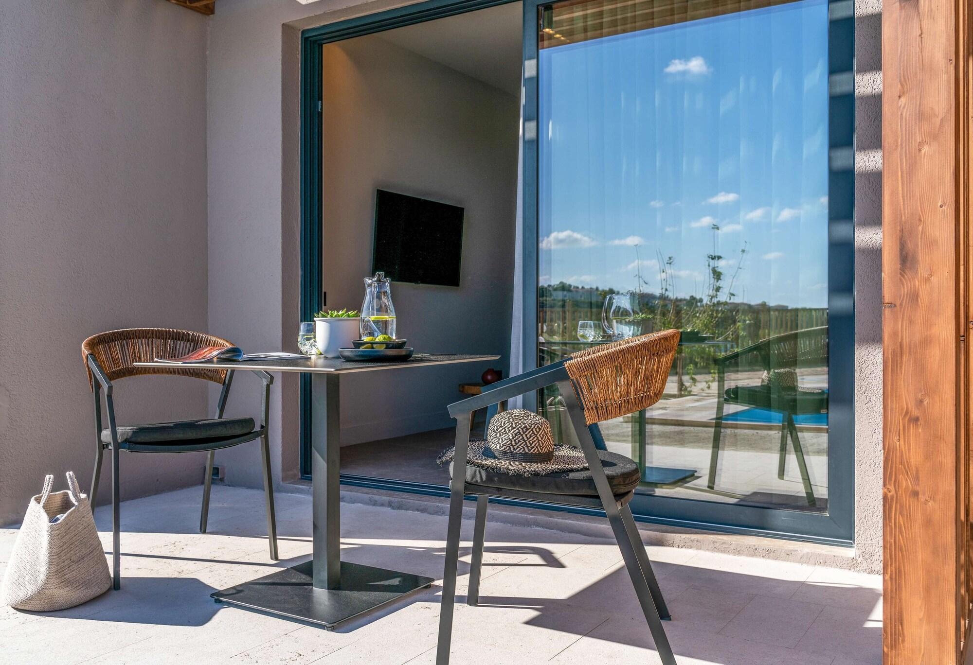 Elissa Adults-Only Lifestyle Beach Resort Kallithéa Exterior foto A balcony at a hotel