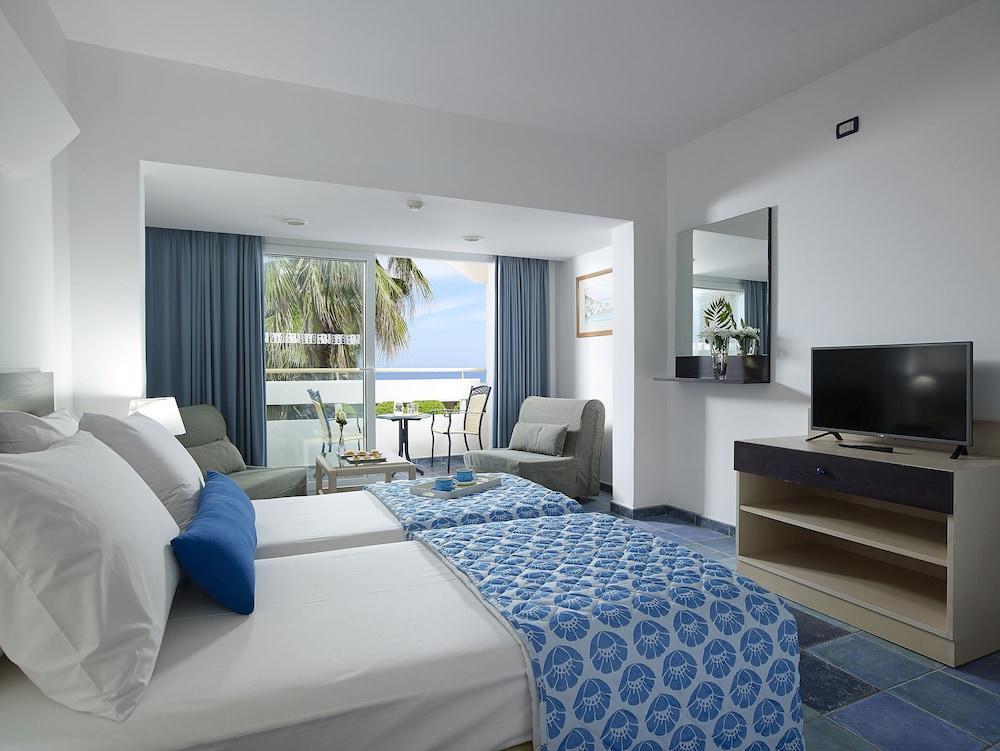 Elissa Adults-Only Lifestyle Beach Resort Kallithéa Exterior foto A typical hotel room